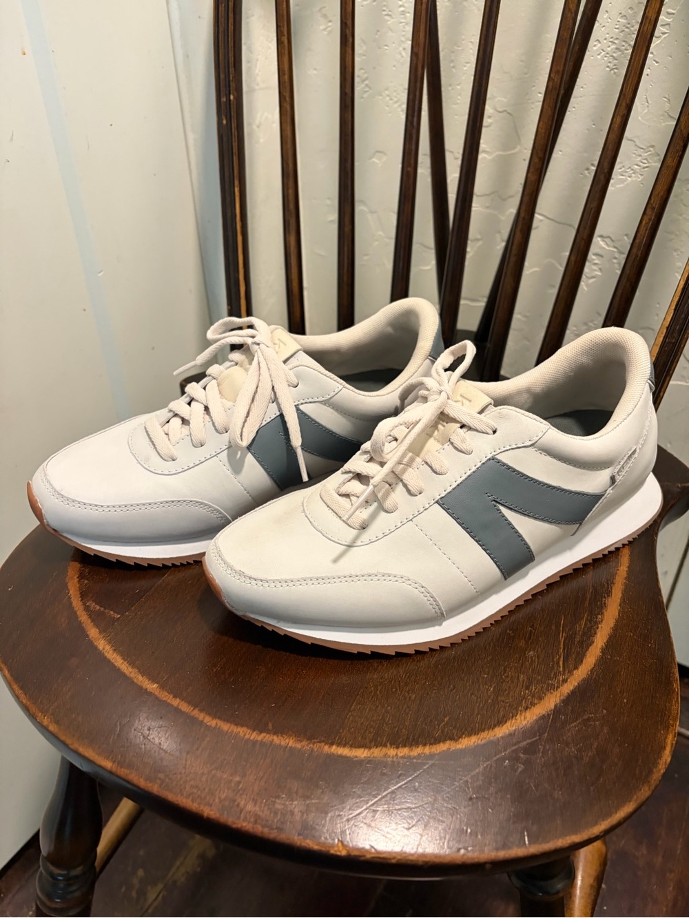Kizik Milan Mist Unisex Slip On Athletic Shoes Men’s 6.5/Women’s 8 Hands Free